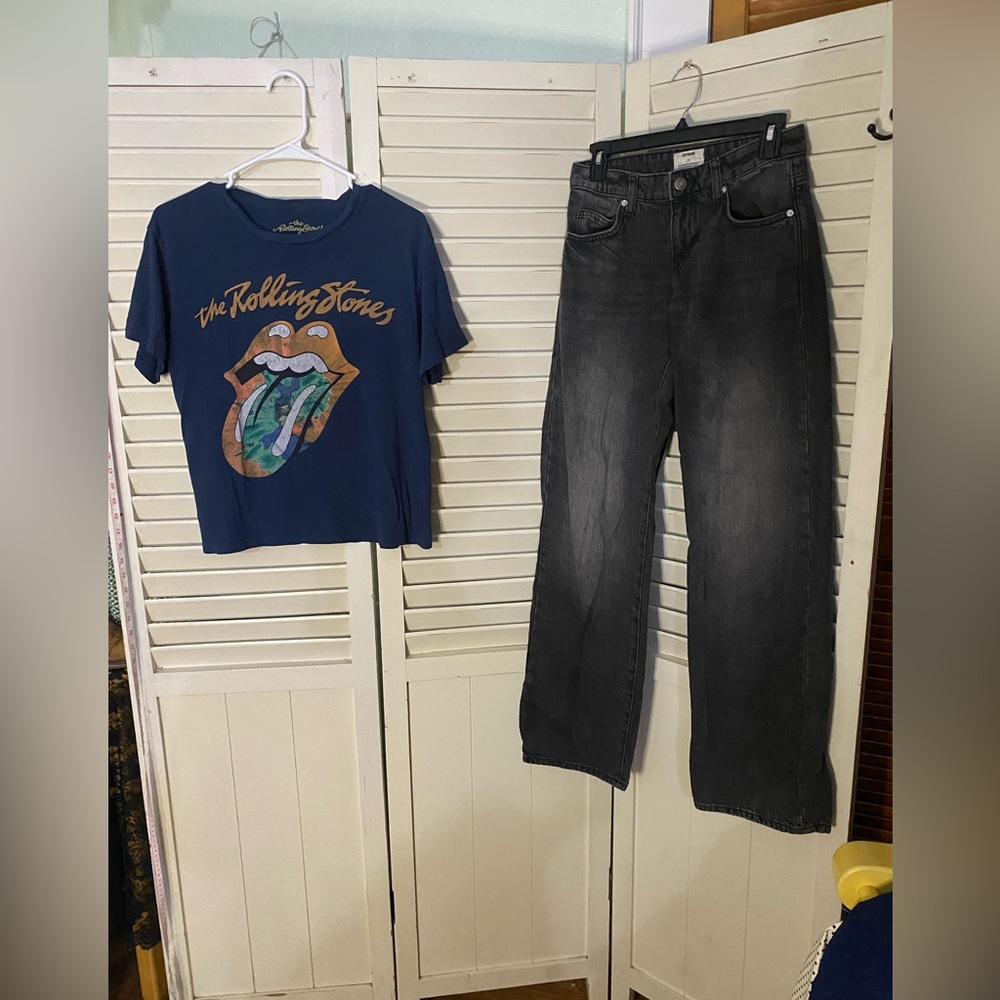Two piece outfit including Rolling Stones tee and Cotton On jeans